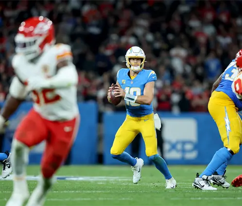 Chiefs enfrenta a Chargers en la Semana 15 de la NFL Chiefs enfrenta a Chargers en la Semana 15 de la NFL