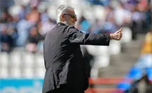 Chucho Martínez es abucheado en Oviedo tras el despido de Veljko Paunovic