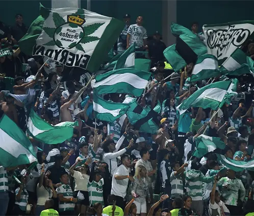 Este es el milagro que necesita Santos para clasificar a Play In en la Liga MX  (Photo by Manuel Guadarrama/Getty Images)