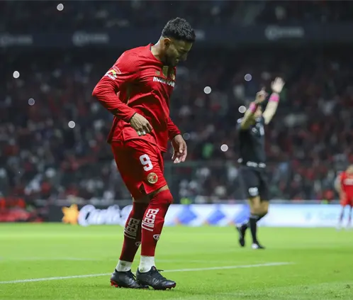 Esto pierde el Toluca de Antonio Mohamed con la baja de Alexis Vega en el Apertura 2025 (Photo by Agustin Cuevas/Getty Images) Esto pierde el Toluca de Antonio Mohamed con la baja de Alexis Vega en el Apertura 2025 (Photo by Agustin Cuevas/Getty Images)