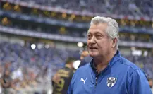 Víctor Manuel Vucetich levanta la mano para volver al Monterrey rumbo al Clásico Regio 141 Víctor Manuel Vucetich levanta la mano para volver al Monterrey rumbo al Clásico Regio 141