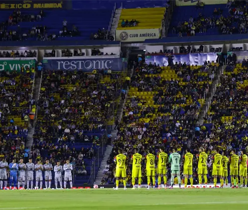 Afición del América recrimina y maltrata a jugador del León durante todo el partido