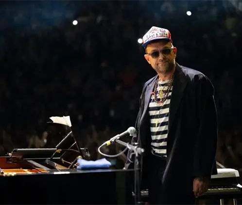 El líder de Gorillaz, Damon Albarn, muestra su amor por Chivas. (ChivasFotos X) El líder de Gorillaz, Damon Albarn, muestra su amor por Chivas. (ChivasFotos X)