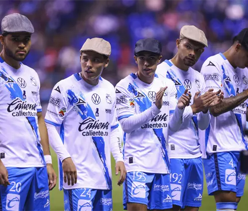 Tres jugadores del Puebla fueron acusados de irse de fiesta a un club para caballeros antes del partido contra Cruz Azul. Getty Images Tres jugadores del Puebla fueron acusados de irse de fiesta a un club para caballeros antes del partido contra Cruz Azul. Getty Images