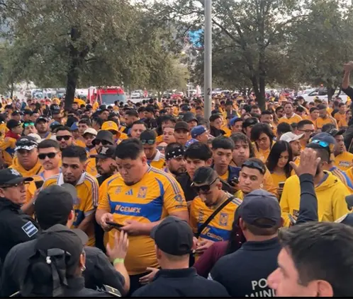 Clásico Regio Afición de Tigres sufre bloqueo y se queda sin acceso (Damaris Macías / POSTA Deportes)