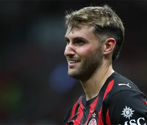 Santiago Giménez recibe ultimátum en el Milan por falta de gol (Photo by Marco Luzzani/Getty Images)