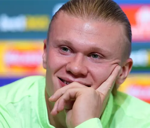 Le preguntan a Erling Haaland si es como Messi o Cristiano y su respuesta sorprende (Photo by Molly Darlington/Getty Images) Le preguntan a Erling Haaland si es como Messi o Cristiano y su respuesta sorprende (Photo by Molly Darlington/Getty Images)