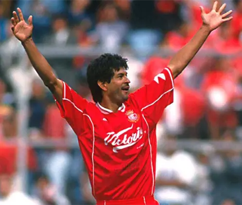 El día que Cardozo humilló al América en el Nemesio Diez  (UniformesSelec1 X)