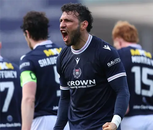 Las Chivas estarían interesadas en firmar a Antonio Portales como agente libre rumbo al Clausura 2026. @JuanportalesV