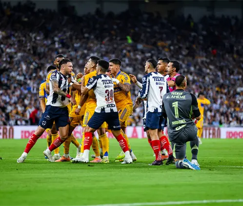 Tigres y Rayados pueden protagonizar un nuevo Clásico Regio en los Cuartos de Final del Apertura 2025. Ricardo Rodríguez