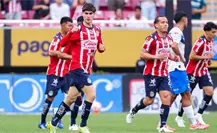 Chivas golea a Monterrey con gol de Chicharito Hernández incluido