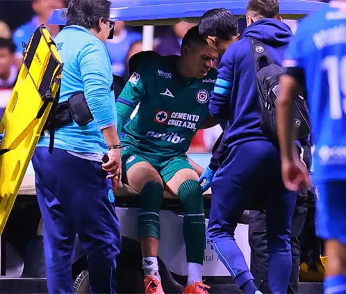 El guardameta colombiano salió al final del primer tiempo (Getty Images)