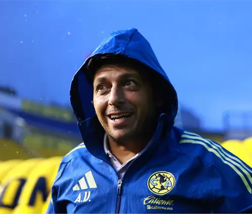 Ángel Villacampa y su estadística que pone al América Femenil en semifinales (Getty Images- Héctor Vivas)