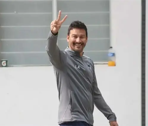 Leo Álvarez Jr. dejaría de dirigir a Rayadas tras caer en Semifinales. @Rayadas Leo Álvarez Jr. dejaría de dirigir a Rayadas tras caer en Semifinales. @Rayadas