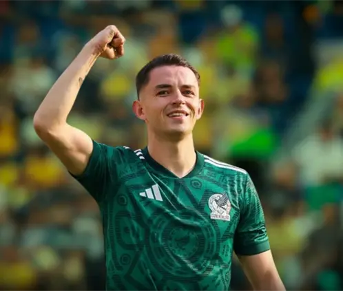 Mikel Arriola abre las puertas del Tri a Álvaro Fidalgo (Photo by Hector Vivas/Getty Images) Mikel Arriola abre las puertas del Tri a Álvaro Fidalgo (Photo by Hector Vivas/Getty Images)