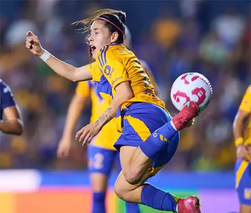 Lizbeth Ovalle aspira a ganar el Premio Marta de la FIFA por su Camaronsín ante Chivas. @TigresFemenil Lizbeth Ovalle aspira a ganar el Premio Marta de la FIFA por su Camaronsín ante Chivas. @TigresFemenil