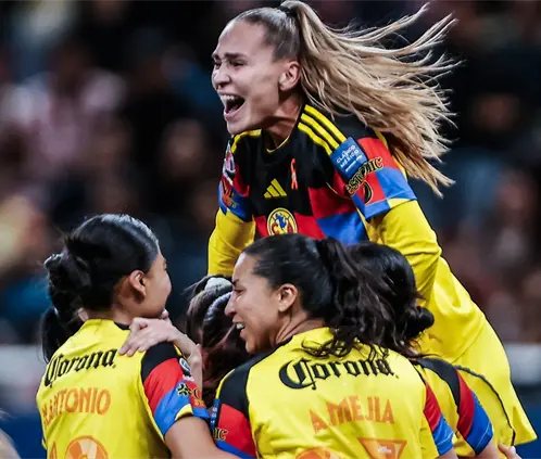 Chivas y América protagonizaron una nueva edición del Clásico Nacional de la Liga MX Femenil en etapa de semifinales. Chivas y América protagonizaron una nueva edición del Clásico Nacional de la Liga MX Femenil en etapa de semifinales.