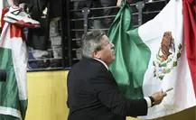 Miguel Herrera pelea con reporteros tras la derrota de Costa Rica, exigen su despido Miguel Herrera pelea con reporteros tras la derrota de Costa Rica, exigen su despido