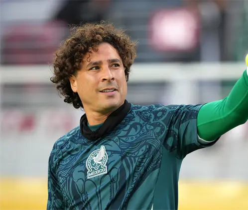 Javier Aguirre descartó que Memo Ochoa tenga su lugar seguro con la Selección Mexicana para el Mundial de 2026. Getty Images