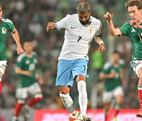 México y Uruguay se enfrentaron la noche de este sábado 15 de noviembre, en un amistoso internacional desde el Estadio Corona. México y Uruguay se enfrentaron la noche de este sábado 15 de noviembre, en un amistoso internacional desde el Estadio Corona.