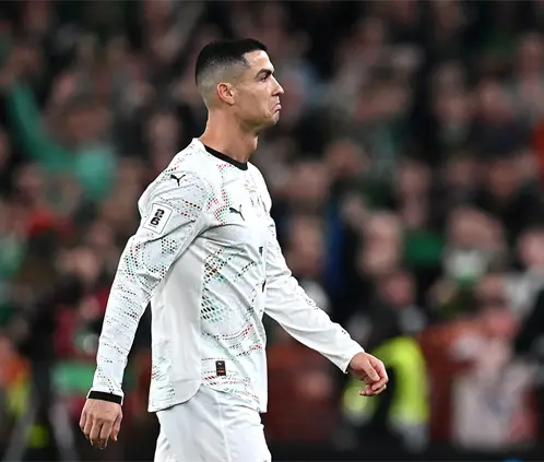Cristiano Ronaldo se perdería los dos primeros juegos del Mundial del 2026 por su expulsión contra Irlanda. Getty Images Cristiano Ronaldo se perdería los dos primeros juegos del Mundial del 2026 por su expulsión contra Irlanda. Getty Images