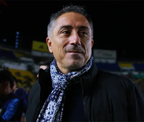 Contreras y Chivas terminaron su andar en el Apertura 2025 tras caer por goleada ante América (Getty Images) Contreras y Chivas terminaron su andar en el Apertura 2025 tras caer por goleada ante América (Getty Images)