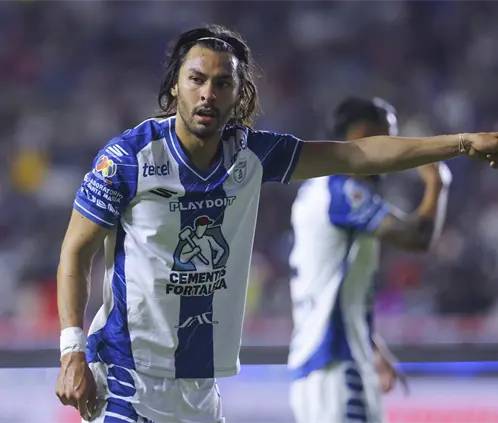 Chivas toma ventaja en la pelea por Daniel Aceves de Pachuca (Photo by Agustin Cuevas/Getty Images)