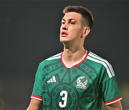 César Montes anunció que volverá a México, para prepararse rumbo al Mundial de 2026. Getty Images