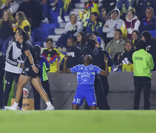 Thembi Kgatlana finalmente si podrá jugar la Final del Apertura 2025 con Tigres Femenil. Getty Images