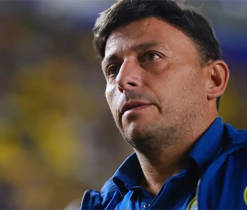 Ángel Villacampa, el entrenador del América Femenil que no sabe jugar finales (Photo by Manuel Velasquez/Getty Images)