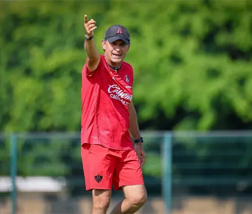 Roberto Medina renunció a su cargo como Director Técnico del Atlas, en medio de los rumores que lo colocan en Rayadas. @