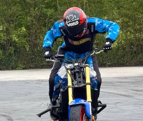 Piloto Lurrique Ferrari muere en accidente del Hot Wheels Epic Show (lurrique_stuntrider IG) Piloto Lurrique Ferrari muere en accidente del Hot Wheels Epic Show (lurrique_stuntrider IG)