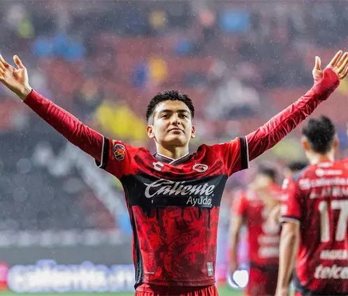 ¡Caso cerrado! Gilberto Mora si puede jugar la Liguilla a altas horas de la noche (Getty Images)