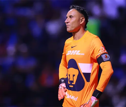 Keylor Navas salió a dar la cara ante los aficionados, luego del fracaso de Pumas en el Play-In del Apertura 2025.Crédito: (Manuel Velásquez/Getty Images)