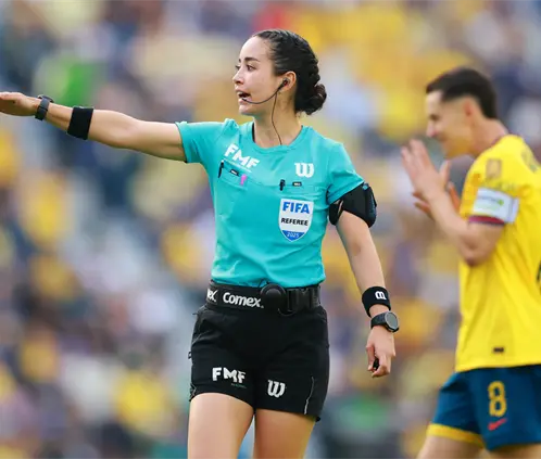 Katia García será la primera mujer en pitar un juego de Liguilla en México. Getty Images