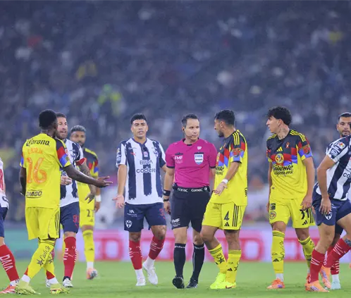 La directiva del América confirmó sus quejas contra el árbitro Jesús Rafael López, el cual ha quedado borrado de la Liguilla. Ricardo Rodríguez.