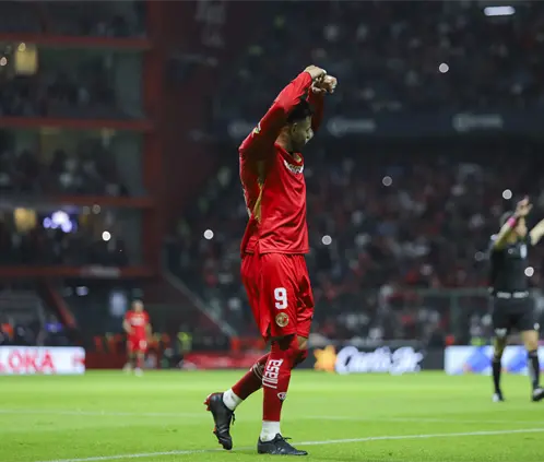 Alexis Vega aún se recupera de una lesión. Getty Images