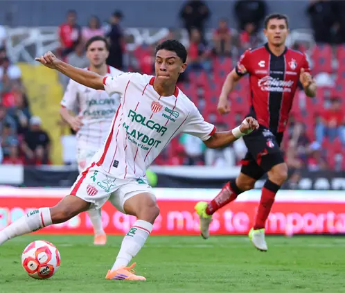 El Necaxa anunció oficialmente la baja de Johan Rojas, que deberá volver al Monterrey para el Clausura 2026. Getty Images