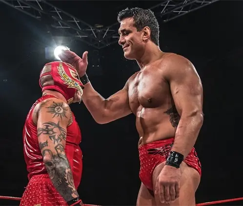 Rey Mysterio abrió la puerta para el regreso de Alberto El Patrón a Lucha Libre AAA. @MásLucha Rey Mysterio abrió la puerta para el regreso de Alberto El Patrón a Lucha Libre AAA. @MásLucha