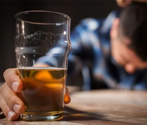 Profeco explica cuánto alcohol puedes tomar al día sin poner en riesgo tu salud (Foto: Canva) Profeco explica cuánto alcohol puedes tomar al día sin poner en riesgo tu salud (Foto: Canva)