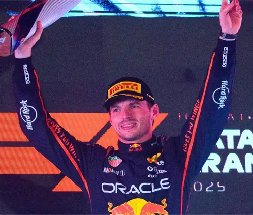 Max Verstappen va por la mayor remontada en la F1 de todos los tiempos (Photo by Rudy Carezzevoli/Getty Images)