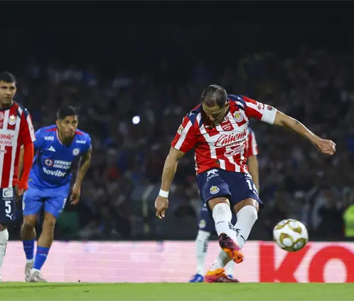 La maldición de Chivas en CU: penales que cambiaron su destino (Photo by Agustin Cuevas/Getty Images) La maldición de Chivas en CU: penales que cambiaron su destino (Photo by Agustin Cuevas/Getty Images)