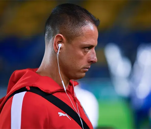 Chicharito deja Chivas: se va sin retiro y con ofertas sobre la mesa (Photo by Hector Vivas/Getty Images) Chicharito deja Chivas: se va sin retiro y con ofertas sobre la mesa (Photo by Hector Vivas/Getty Images)