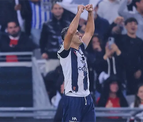 Germán Berterame llegó a 28 goles entre todas las competencias en 2025. Ricardo Rodríguez