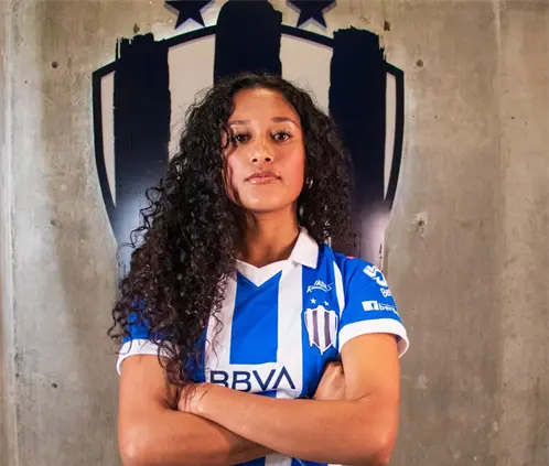 Juana Plata disputó nueve juegos y ganó dos Ligas en su paso por las Rayadas. @juanaplata12