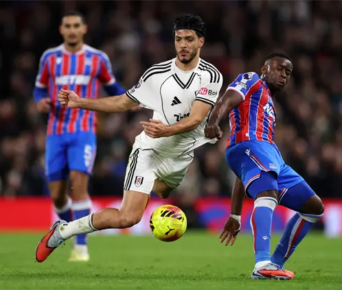 El Fulham de Raúl Jiménez está a cuatro puntos de la zona de descenso en Inglaterra. Getty Images El Fulham de Raúl Jiménez está a cuatro puntos de la zona de descenso en Inglaterra. Getty Images
