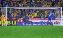 Con drama incluido, Nahuel salva a Tigres que se cita en la final contra Toluca Con drama incluido, Nahuel salva a Tigres que se cita en la final contra Toluca