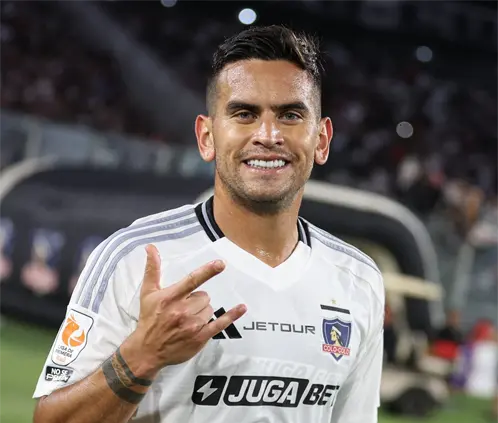 Sebastián Vegas tuvo un decepcionante paso en su año a préstamo por el Colo Colo, y ahora deberá volver al Monterrey. @ColoColo Sebastián Vegas tuvo un decepcionante paso en su año a préstamo por el Colo Colo, y ahora deberá volver al Monterrey. @ColoColo