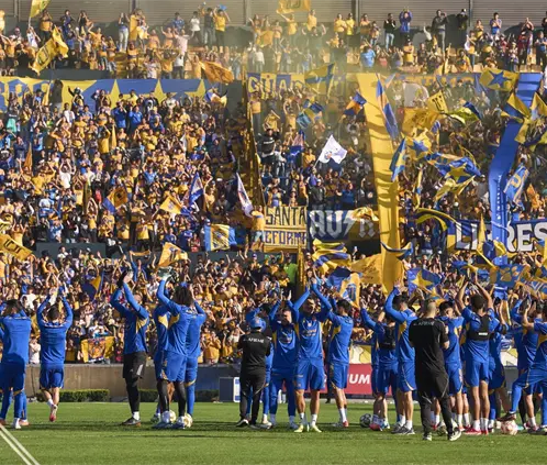 Un total de 35mil aficionados se dieron cita en el Universitario para ver el entrenamiento de Tigres previo a la Final. @TigresOficial Un total de 35mil aficionados se dieron cita en el Universitario para ver el entrenamiento de Tigres previo a la Final. @TigresOficial