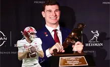 Fernando Mendoza gana el Trofeo Heisman al mejor jugador colegial 2025 Fernando Mendoza gana el Trofeo Heisman al mejor jugador colegial 2025